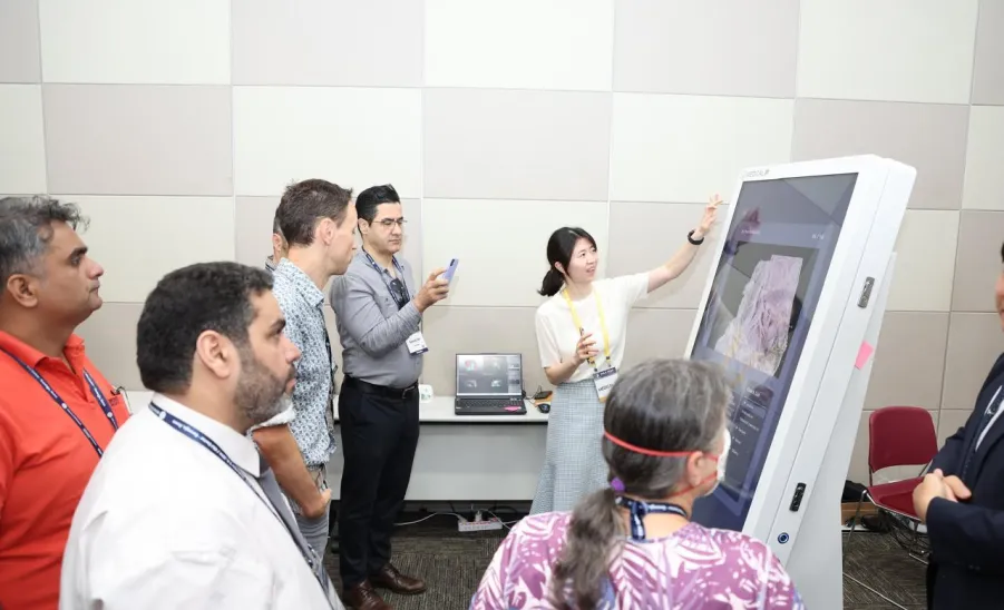 MU participates in the 21st Conference of the International Federation of Anatomists in South Korea  - مشاركة د. رائد 