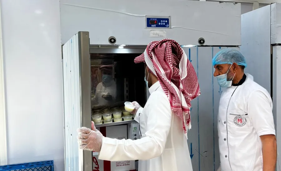 الصحة المهنية والبيئة تُنفذ جولات ميدانية لمطاعم و بوفيهات الجامعة -  الصحة المهنية و البيئة: تُنفذ عدد من الجولات لمطاعم و بوفيهات بمرافق الجامعة