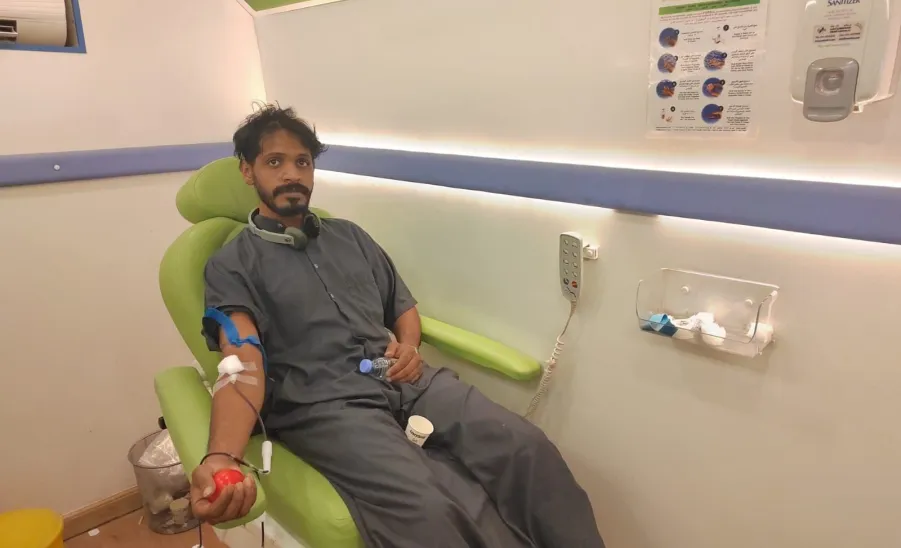 A blood donation campaign on the 94th national day -  بمناسبة اليوم الوطني مرصد المسؤولية الاجتماعية ينفذ حملة تبرع بالدم في بلدية جلاجل