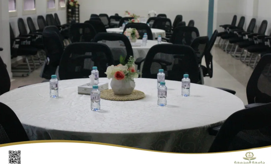 The Vice-Dean conducts a meeting with the employees  -  لقاء وكيلة الكلية لشؤون الطالبات مع الموظفات