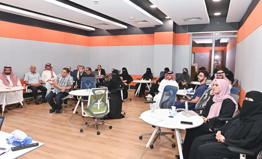 عمادة التطوير والجودة تختتم الجولة الثانية من لقاءات التهيئة لمشروع تجديد الاعتماد المؤسسي للجامعة -  .