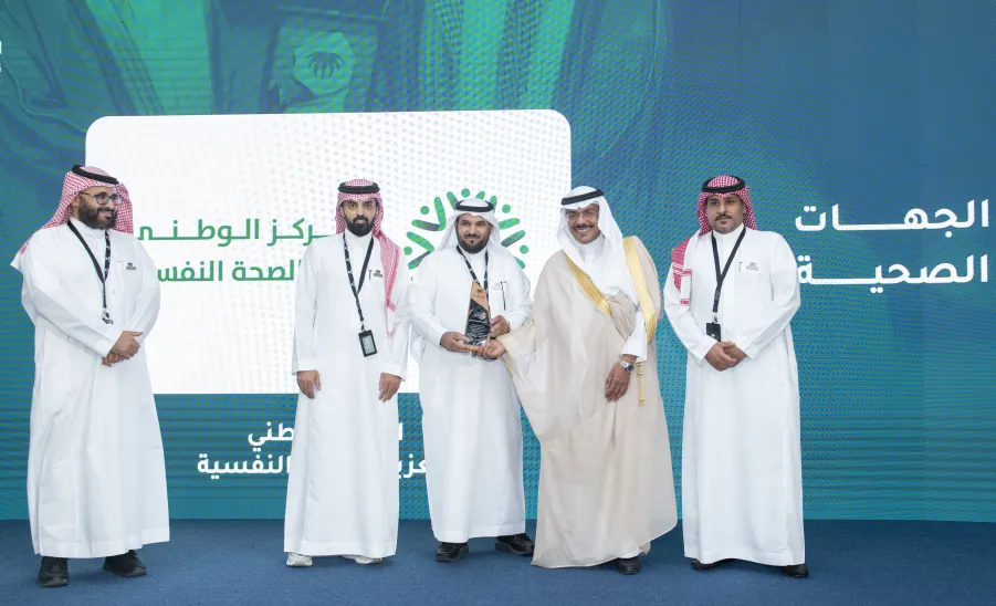 Health Volunteering Initiative wins the Health Volunteering Award - الجامعة ممثلة في مركز العمل التطوعي بمرصد المسؤولية الاجتماعية تفوز بجائزة التطوع الصحي