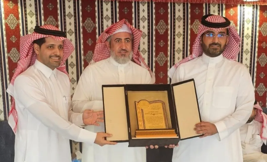 Project Management, Operations and Maintenance staff bid farewell to Eng. Mohammed bin Al-Mutairi - صورة