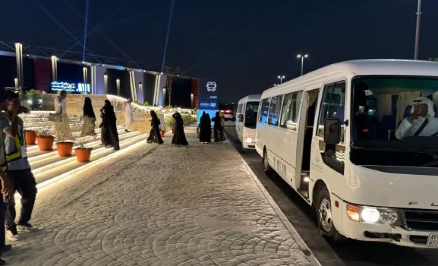 Over 200 employees and students of MU visited Riyadh International Book Fairs  - 0