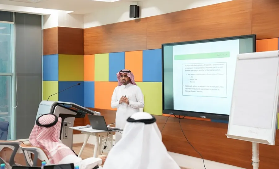 وكالة الجامعة للدراسات العليا والبحث العلمي تقيم ورشة عمل بعنوان : دور جهات الجامعة المختلفة في تحسين تصنيف الجامعة - عميد عمادة الدراسات العليا والبحث العلمي سعادة د. علي بن عبدالكريم السعوي