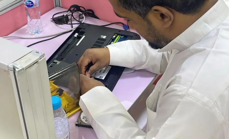 Maintenance of infrastructure and computer labs carried out by the Deanship of IT and e-Learning  -  استمرار جهود عمادة تقنية المعلومات والتعليم الإلكتروني في تطوير وصيانة البنية التحتية