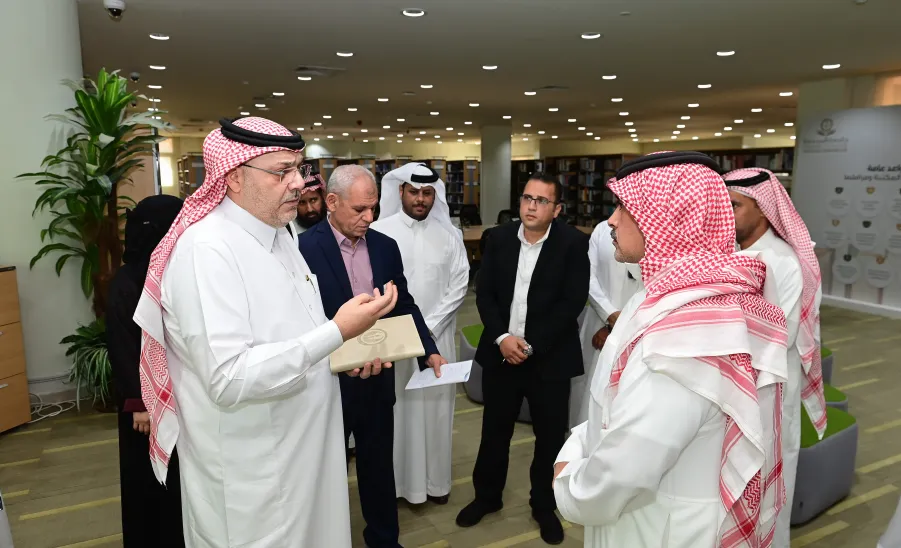 The Deanship welcomes a member of the final mock visit team to renew the institutional accreditation -  زياره٢