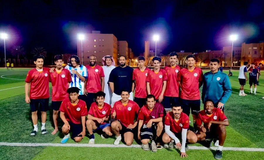 The Applied College's football team wins over the College of Computer Sciences and and Information team -  مباراة