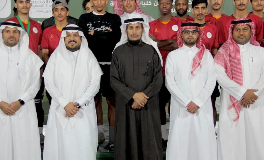 فريق الكلية التطبيقية يحصل على المركز الثاني في بطولة كأس رئيس الجامعة لكرة القدم للعام الجامعي 1446هـ - حضور مباراة 