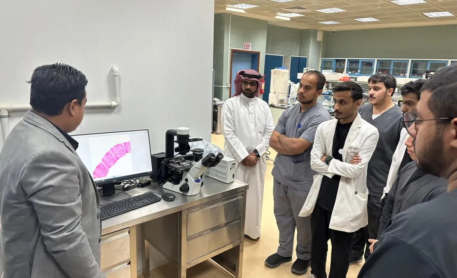 Biology Department students visit the Health and Basic Colleges Research Center - #