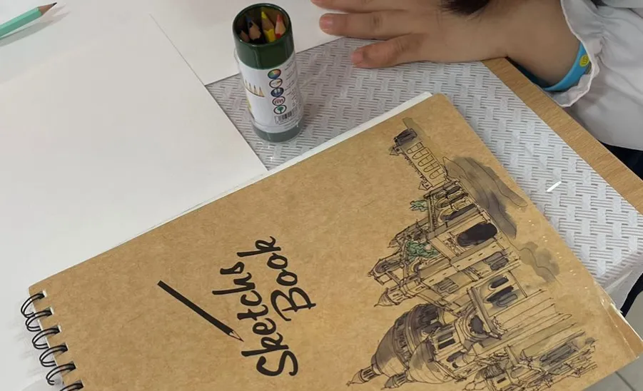 مرصد المسؤولية الاجتماعية يقيم دورة تدريبية بعنوان (مبادئ فنون الرسم) لطالبات الفصول الفكرية - مبادئ فنون الرسم 