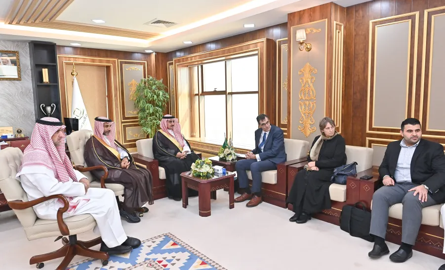 A DELEGATION OF EAST ANGLIA UNIVERSITY VISITS MU TO SEEK MEANS OF COOPERATION BETWEEN TWO SIDES -   وفداً من جامعة ايست انجليا يزور الجامعة 