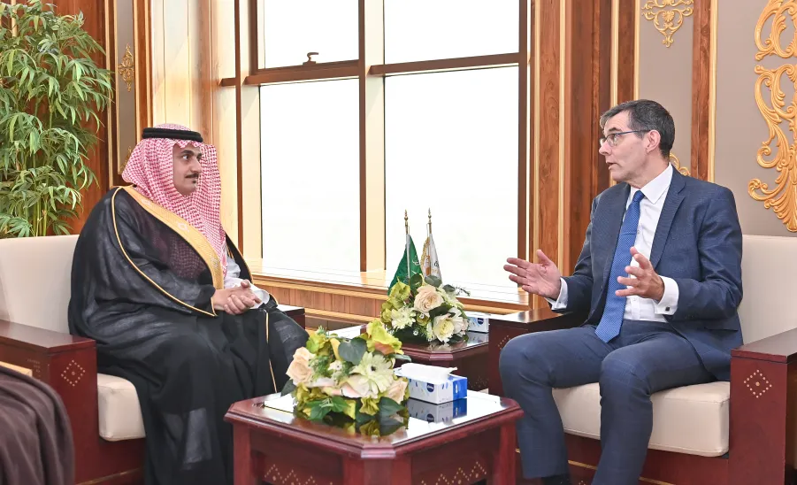 A DELEGATION OF EAST ANGLIA UNIVERSITY VISITS MU TO SEEK MEANS OF COOPERATION BETWEEN TWO SIDES -   وفداً من جامعة ايست انجليا يزور الجامعة 