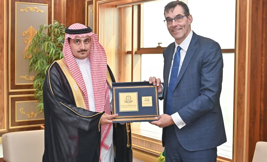 A DELEGATION OF EAST ANGLIA UNIVERSITY VISITS MU TO SEEK MEANS OF COOPERATION BETWEEN TWO SIDES -   وفداً من جامعة ايست انجليا يزور الجامعة 
