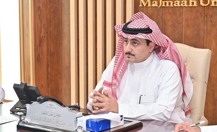 الجامعة تدشن حاضنة الأعمال ومساحة العمل المشتركة لتعزيز ريادة الأعمال والابتكار - رئيس جامعة المجمعة 