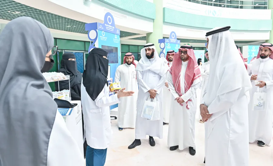 AN EXHIBITION HELD AT MU ON THE WORLD DIABETES DAY 2024 -  جامعة المجمعة