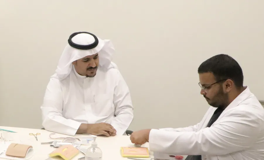The College of Medicine holds a number of training courses in surgery in cooperation with Irtiqaa platform - كلية الطب تقيم عدد من الدورات التدريبية في الجراحة بالتعاون مع منصة ارتقاء