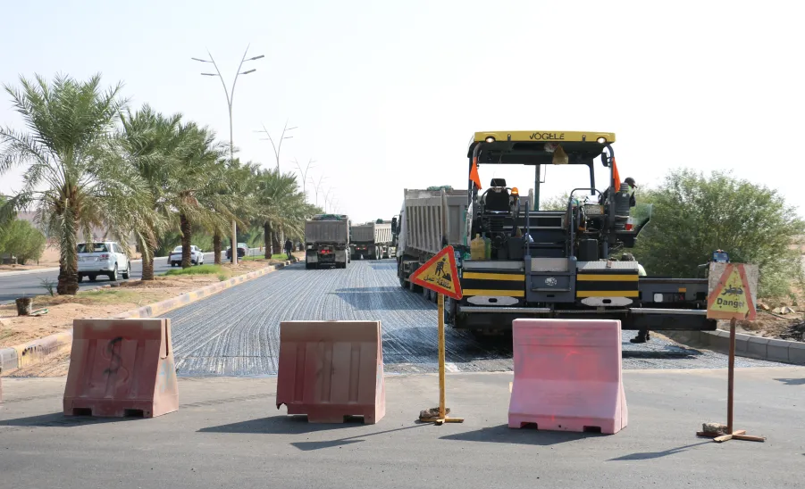 The Administration renovates some roads  - صورة 