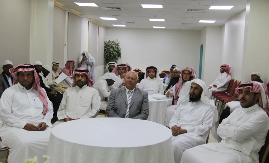 الكلية تنظم لقاء بعنوان : تبادل الثقافات والمعارف اللغوية بين طلاب المنح الدولية - كلية الشريعة والقانون