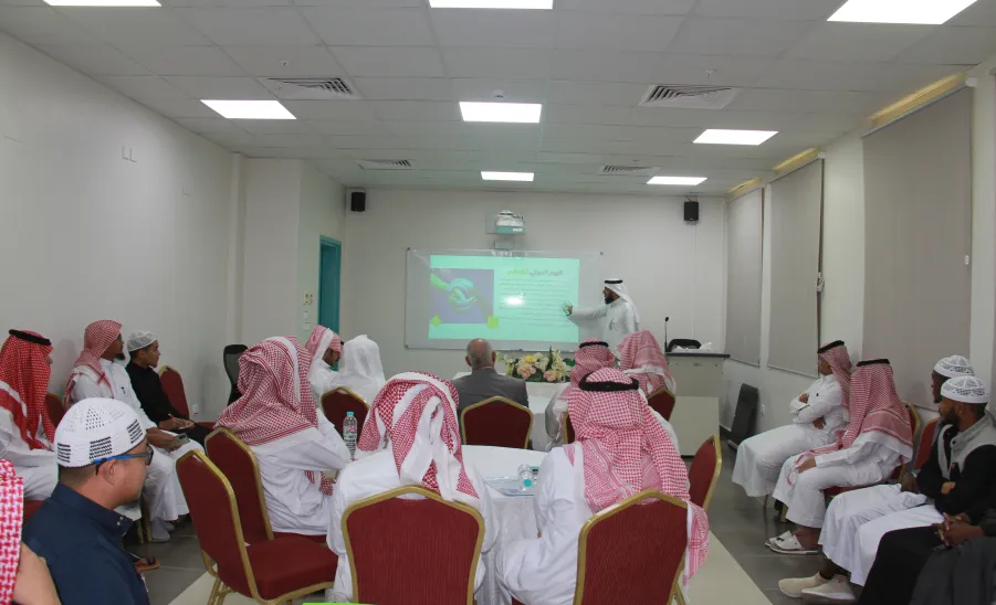 الكلية تنظم لقاء بعنوان : تبادل الثقافات والمعارف اللغوية بين طلاب المنح الدولية - كلية الشريعة والقانون