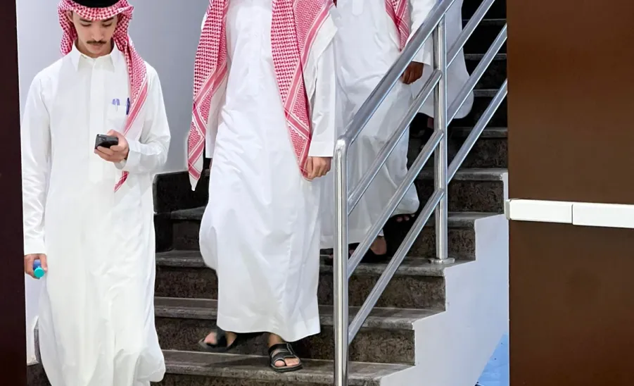 The Safety Department conducts fire drills
 - السلامة تُنفذ فرضيات إخلاء في كليات الجامعة