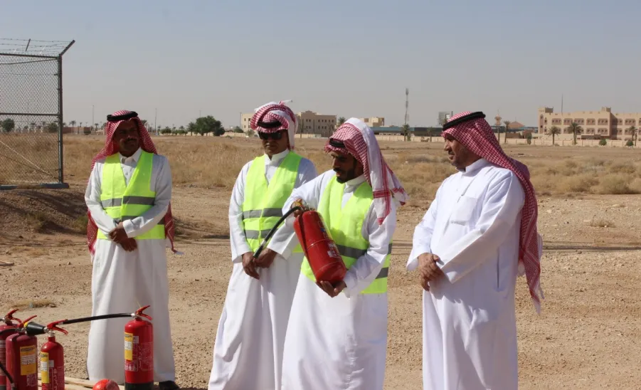 Department of Safety conducts training programs on safety methods -  السلامة تُنفذ عدد من البرامج التدريبية عن كيفية استخدام مع وسائل السلامة
