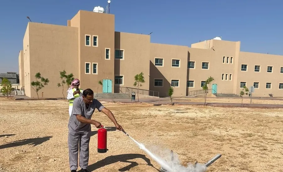 Department of Safety conducts training programs on safety methods -  السلامة تُنفذ عدد من البرامج التدريبية عن كيفية استخدام مع وسائل السلامة