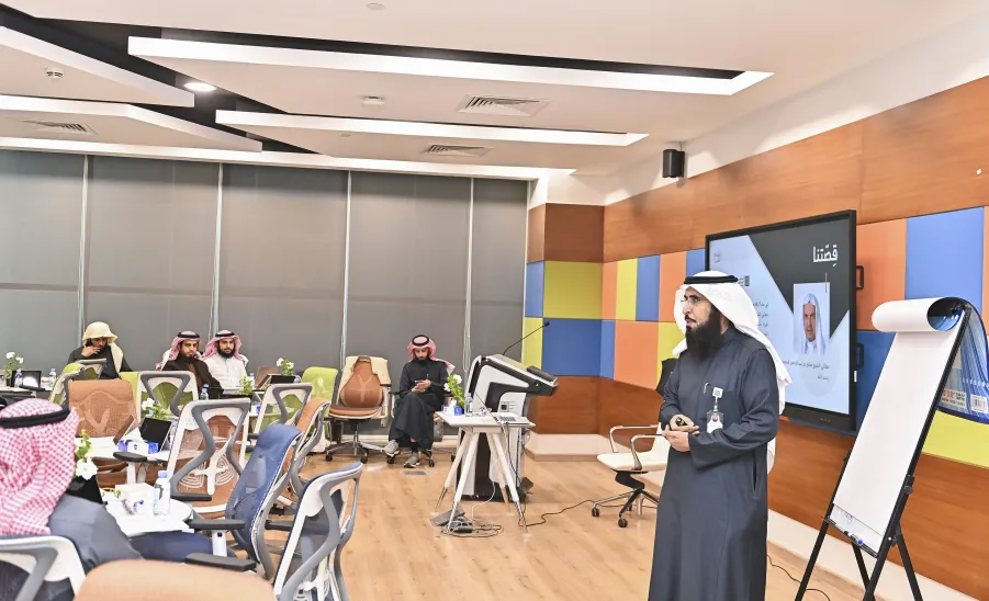 إدارة أوقاف الجامعة تقيم ورش عمل للتعريف بأوقاف الجامعة وعوامل نجاحها وبناء التوجيهات الإستراتيجية لها -  جانب من ورشة العمل 