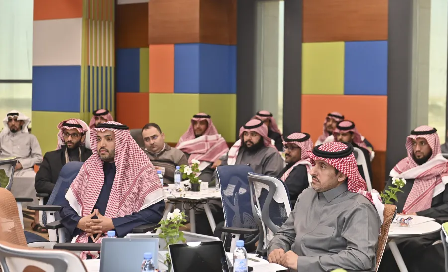 إدارة أوقاف الجامعة تقيم ورش عمل للتعريف بأوقاف الجامعة وعوامل نجاحها وبناء التوجيهات الإستراتيجية لها -  جانب من ورشة العمل 