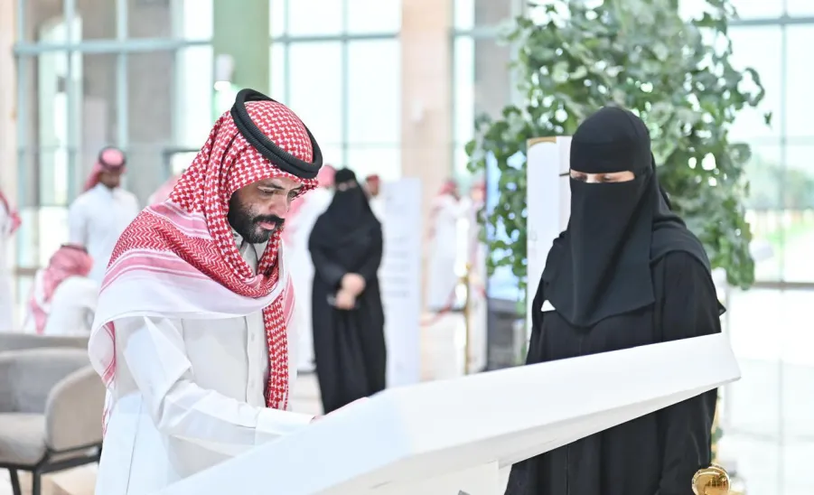 Applied College staff participate in the periodic measurement project of employee engagement -  الارتباط 