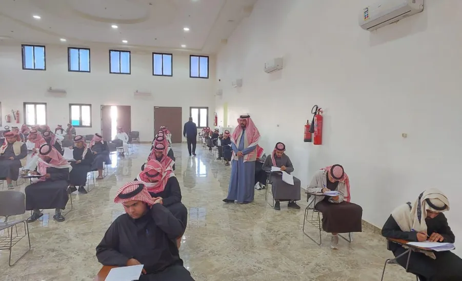المدراء التنفيذيين بفروع الكلية التطبيقية في جولات تفقدية لقاعات الاختبارات النهائية للفصل الدراسي الأول من العام 1446 هـ - الاختبارات 