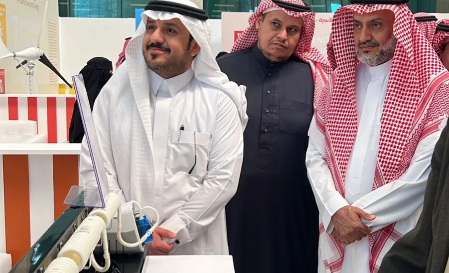 The College students visit the exhibition of the CIFAL Global networks of sustainable development -  معرض
