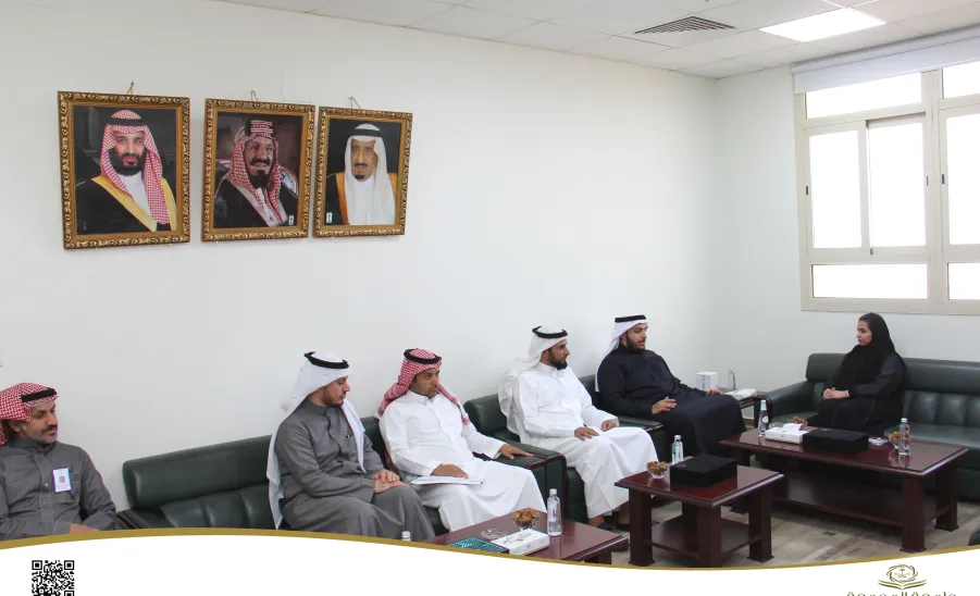 Dean of the College of Nursing welcomes the Director of the Archives and Records Center Team -  عميد كلية التمريض تستقبل مدير مركز الوثائق والمحفوظات والوفد المرافق له