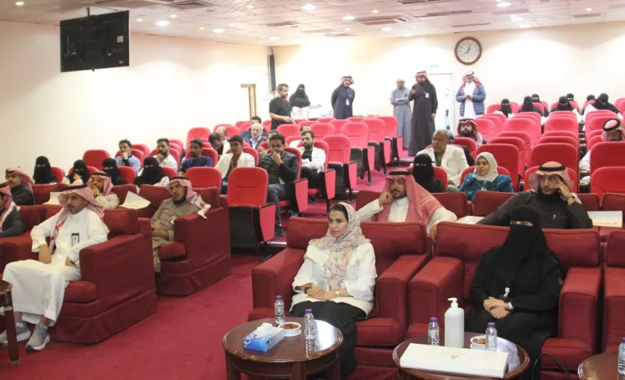 وفد من كلية التمريض بقيادة عميد الكلية يشارك في ملتقى يوم البحث العلمي - وفد من كلية التمريض بقيادة عميد الكلية يشارك في ملتقى يوم البحث العلمي