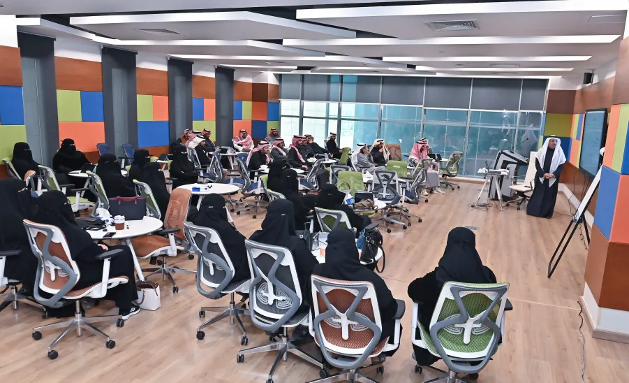 الإدارة تقيم ورشة عمل بعنوان : إدارة المكاتب وسكرتاريا الإدارة العليا -  .