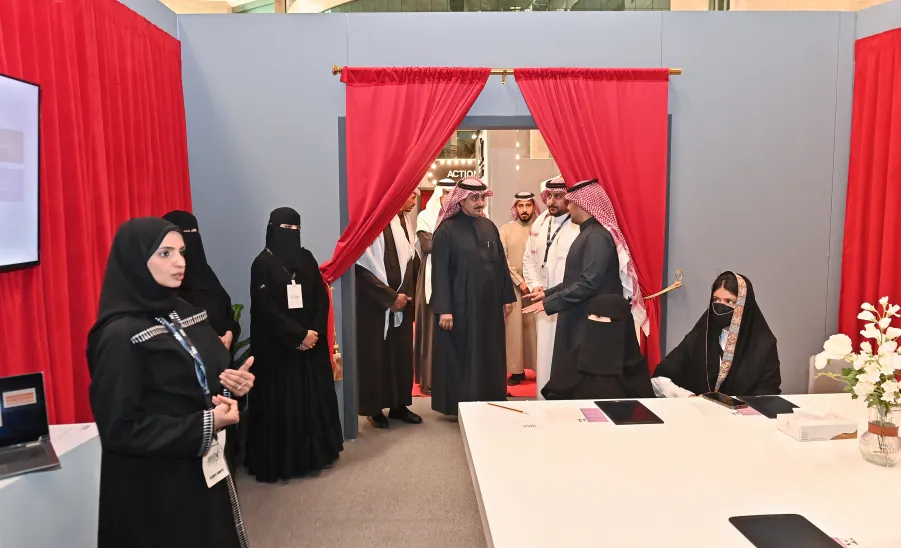الملتقى الإعلامي لتعزيز المهارات الإعلامية  -  رئيس جامعة المجمعة 