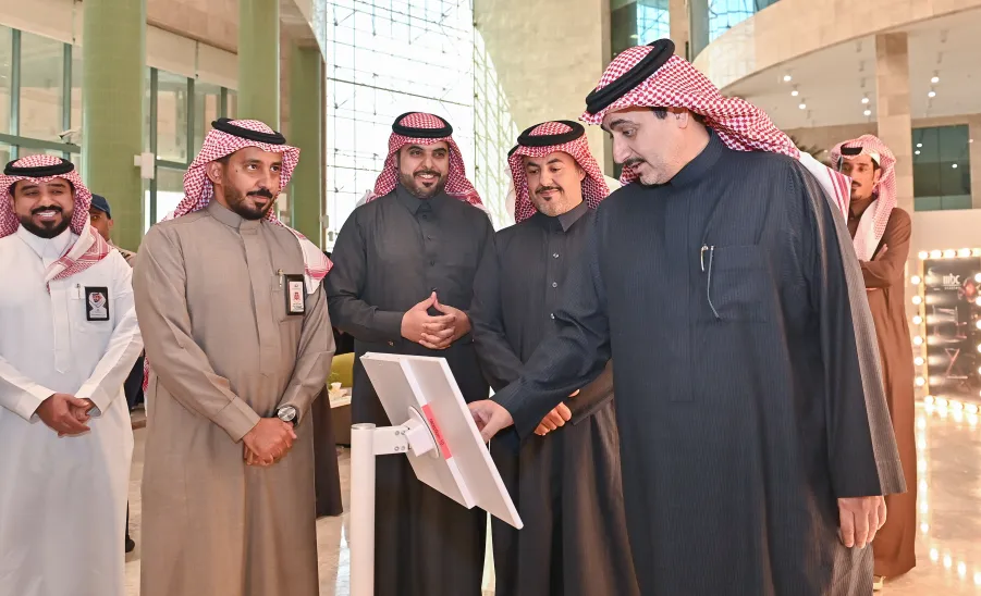الملتقى الإعلامي لتعزيز المهارات الإعلامية  -  رئيس جامعة المجمعة 