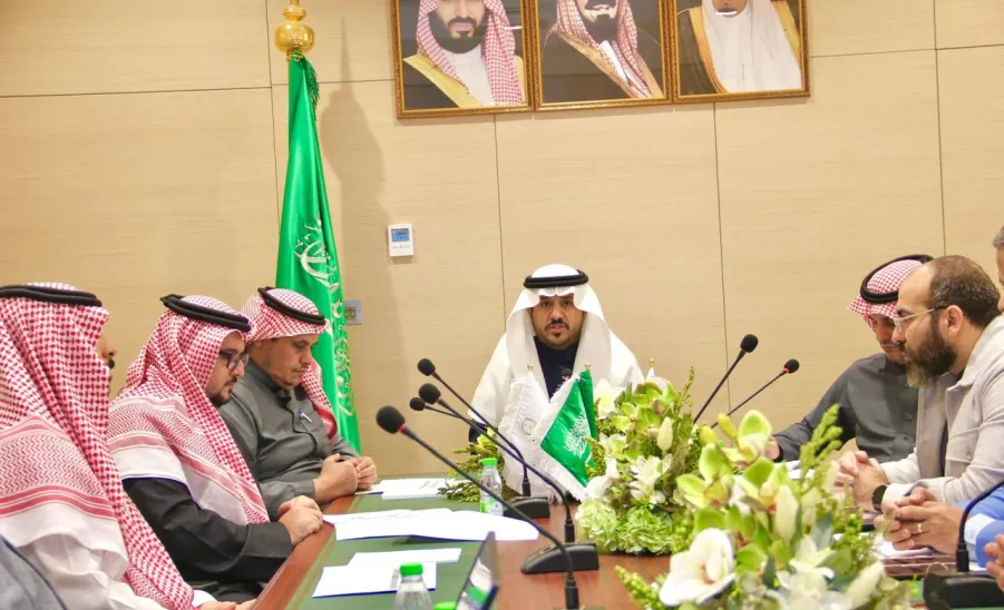 The Applied College holds the periodic meeting of the Academic Affairs, Programs and Plans Committee -  صوره