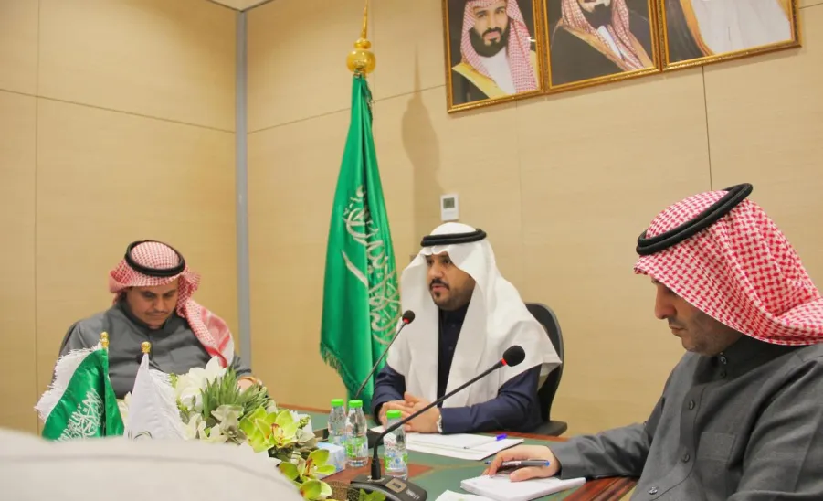 The Applied College holds the periodic meeting of the Academic Affairs, Programs and Plans Committee -  صوره