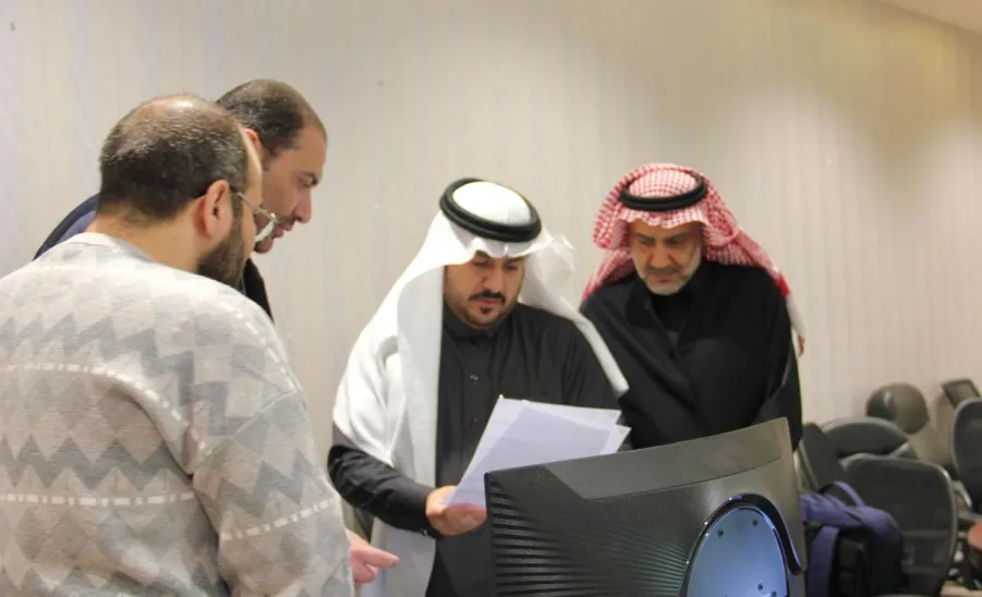 The CEO of the Applied College conducts an inspection tour the Admission and Registration Unit -  صوره 