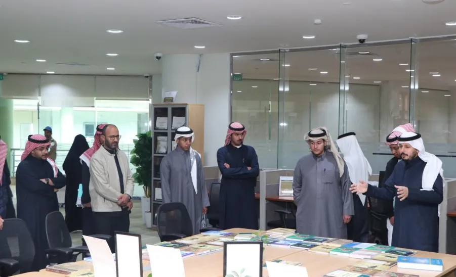 The Student Affairs Unit at Applied College organizes a student visit to the Central Library -  زيارة 