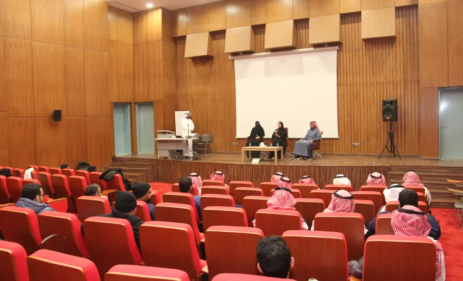 كلية التمريض تنظم لقاءً لطلاب وطالبات برنامج التجسير -  كلية التمريض تنظم لقاءً لطلاب وطالبات برنامج التجسير