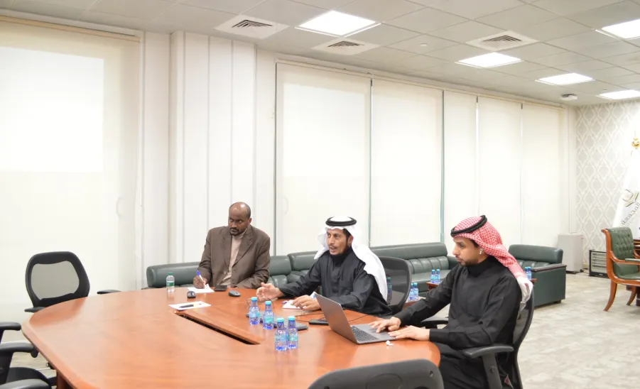 The Vice-Rector for Academic Affairs, Prof. Mohammed Al-Aboudi, chairs the second session of the Academic Affairs Committee - الجلسة الثانية للشؤون الأكاديمية 