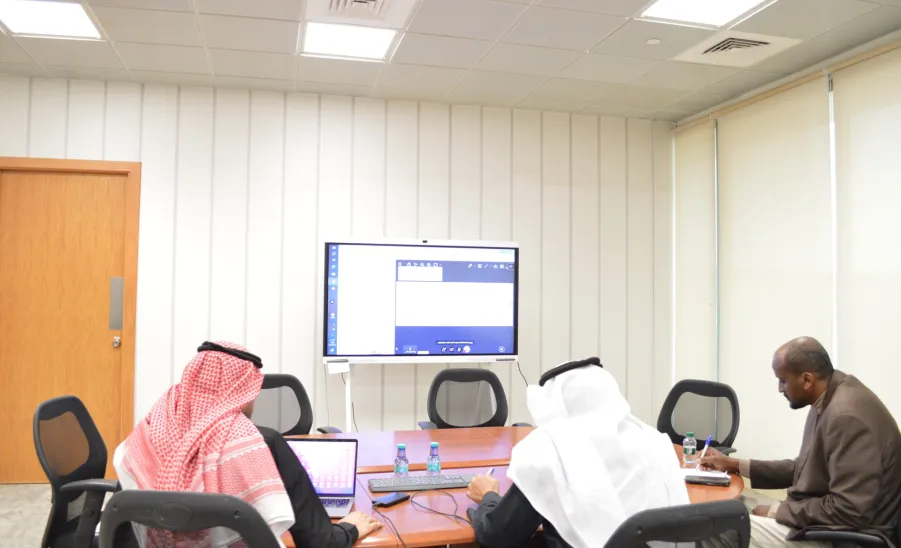 The Vice-Rector for Academic Affairs, Prof. Mohammed Al-Aboudi, chairs the second session of the Academic Affairs Committee - الجلسة الثانية للشؤون الأكاديمية 