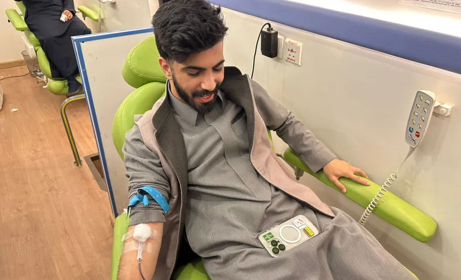 The Social Responsibility Observatory holds a blood donation campaign at Prince Sultan Walkway in Majmaah -  صورة2