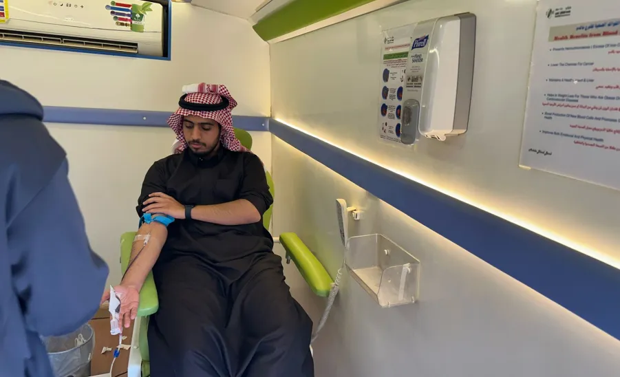 The Social Responsibility Observatory holds a blood donation campaign at the College of Engineering - صورة2