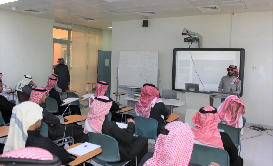 وحدة التوجيه والإرشاد والحقوق الطلابية تقيم لقاءً بعنوان ملتقى التميز والإرشاد الأكاديمي - ملتقى التميز والإرشاد الأكاديمي