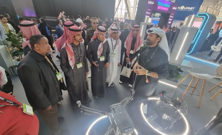 The College of Applied College organizes a student visit to the LEAP 2025 conference  -  زيارة 