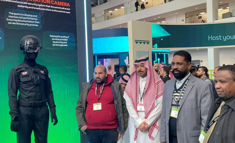 The College of Applied College organizes a student visit to the LEAP 2025 conference  -  زيارة 