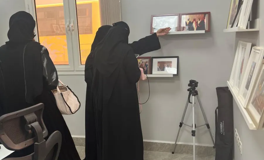 طالبات الكلية التطبيقية في زيارة ميدانية لاكتشاف أسرار صناعة التمور - زيارة 